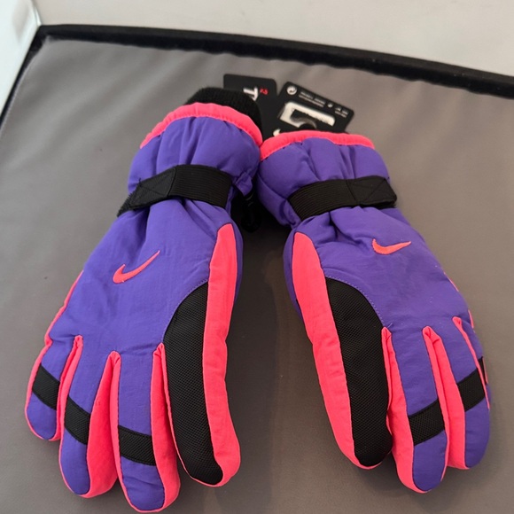 Nike Vibrant Purple and Pink Gloves - Picture 1 of 5